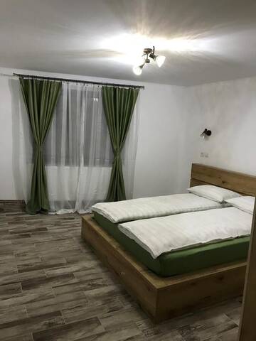 Фото номера Трехместный номер Проживание в семье La Turcu г. Вэльюг 5